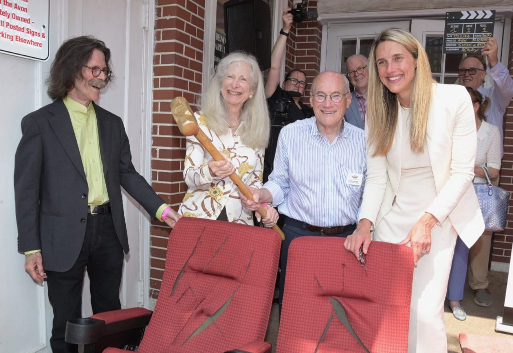 Lewis Jacobson, Susan Cullman, Arthur Selkowitz, Mayor Caroline Simmons. Photo by Bob Capazzo.